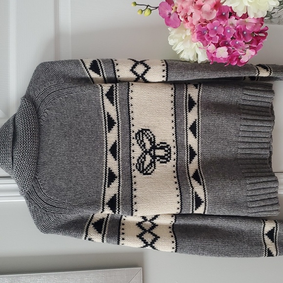 TNA Classic Zip Sweater - Picture 2 of 4